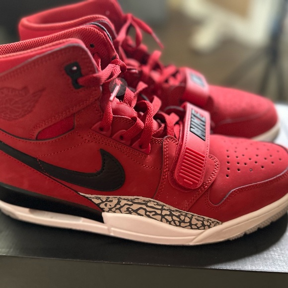 Nike Air Jordan Legacy 312 Varsity Red/Black-White - Picture 6 of 9